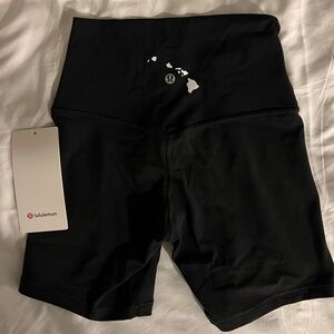 NWT Lululemon Limited Hawaii Edition Align 6 inch Shorts Black RARE